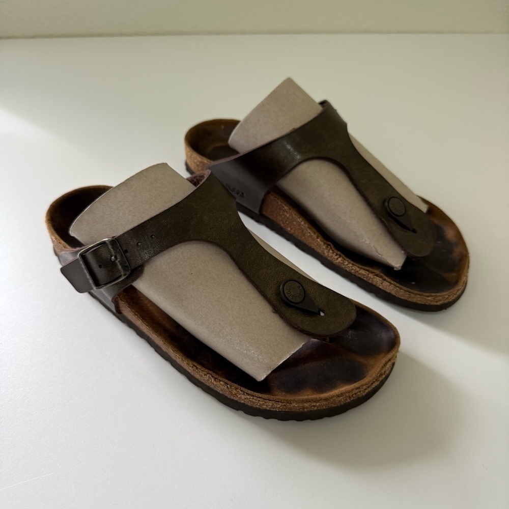 Birkenstock Gizeh Oiled Leather Bronze Sandals Womenβs Size 37